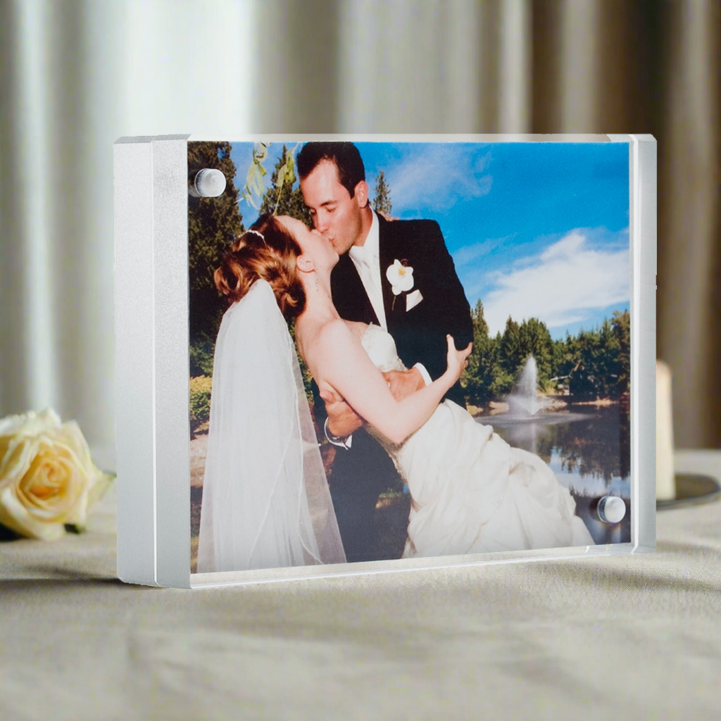 Sparkling Silver Color Edge Magnet Frame - 5 Sizes