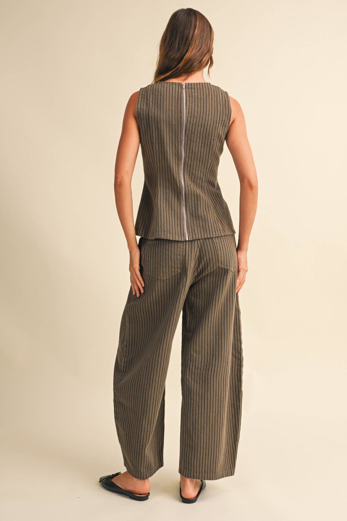 STRIPE SLEEVELESS PEPLUM TOP