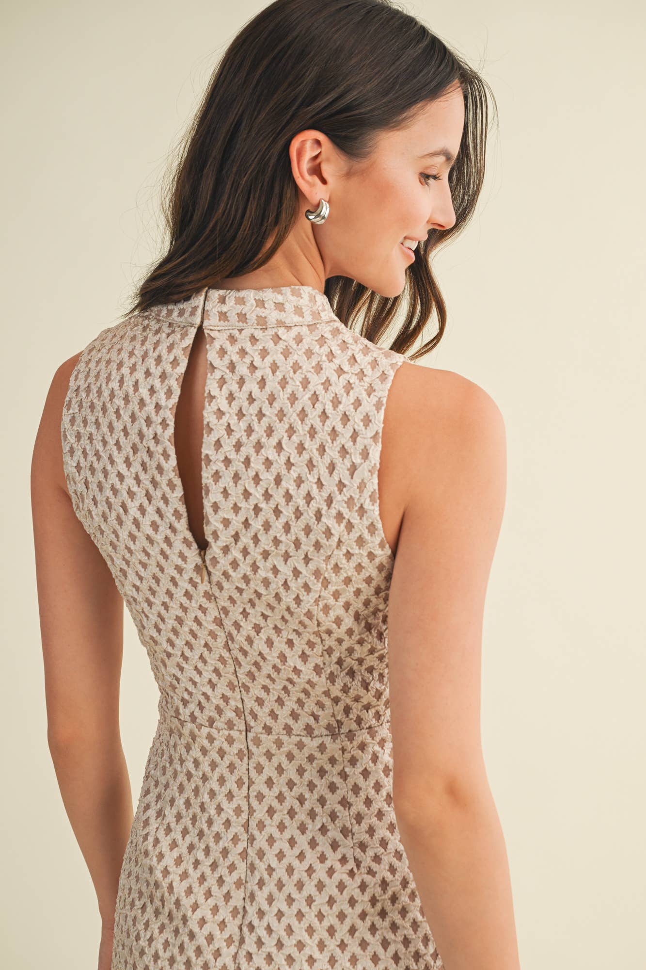 MOCK NECK TEXTURED SLEEVELESS DRESS
