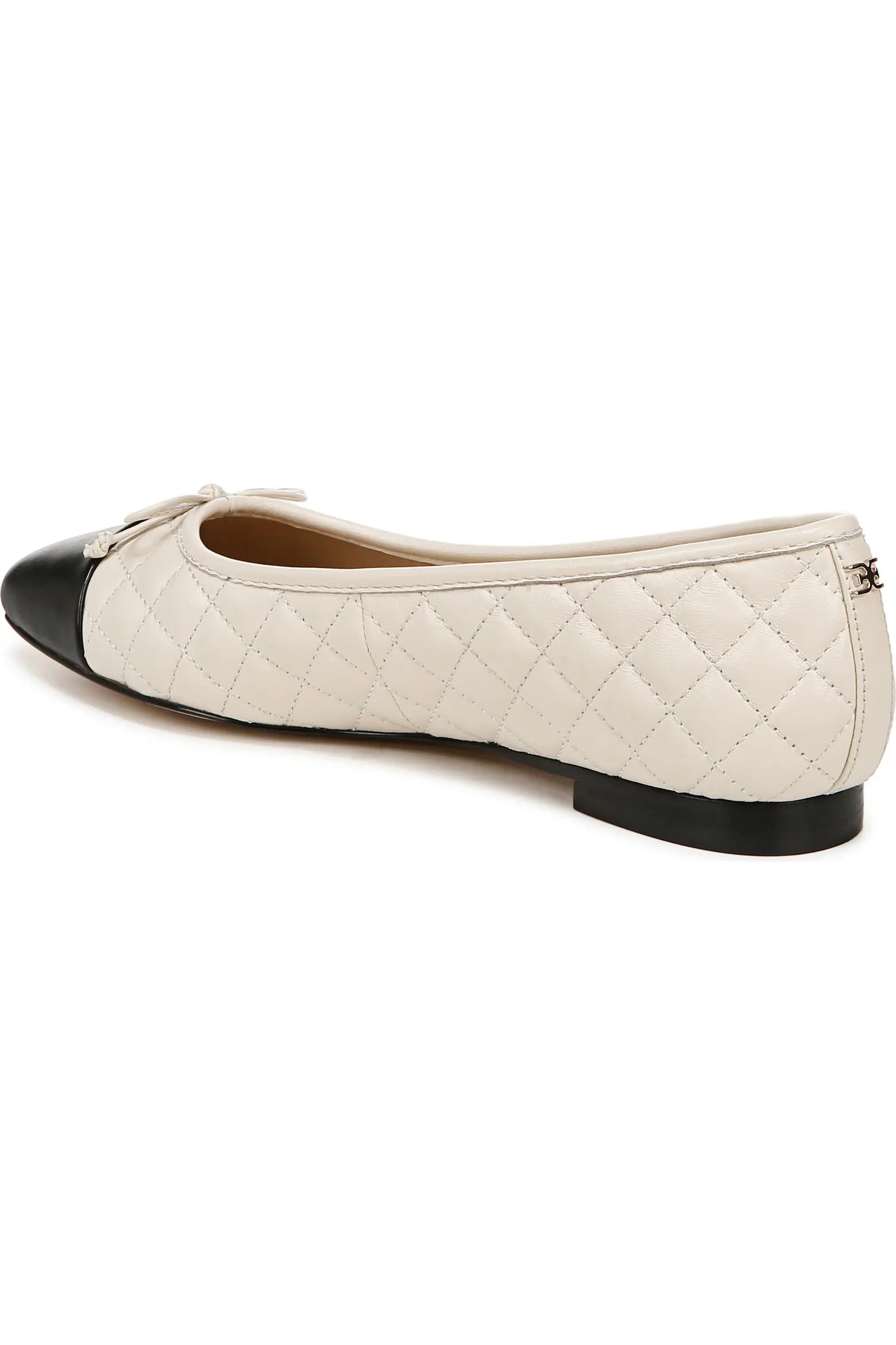 Marilyn Ivory/Black Flat