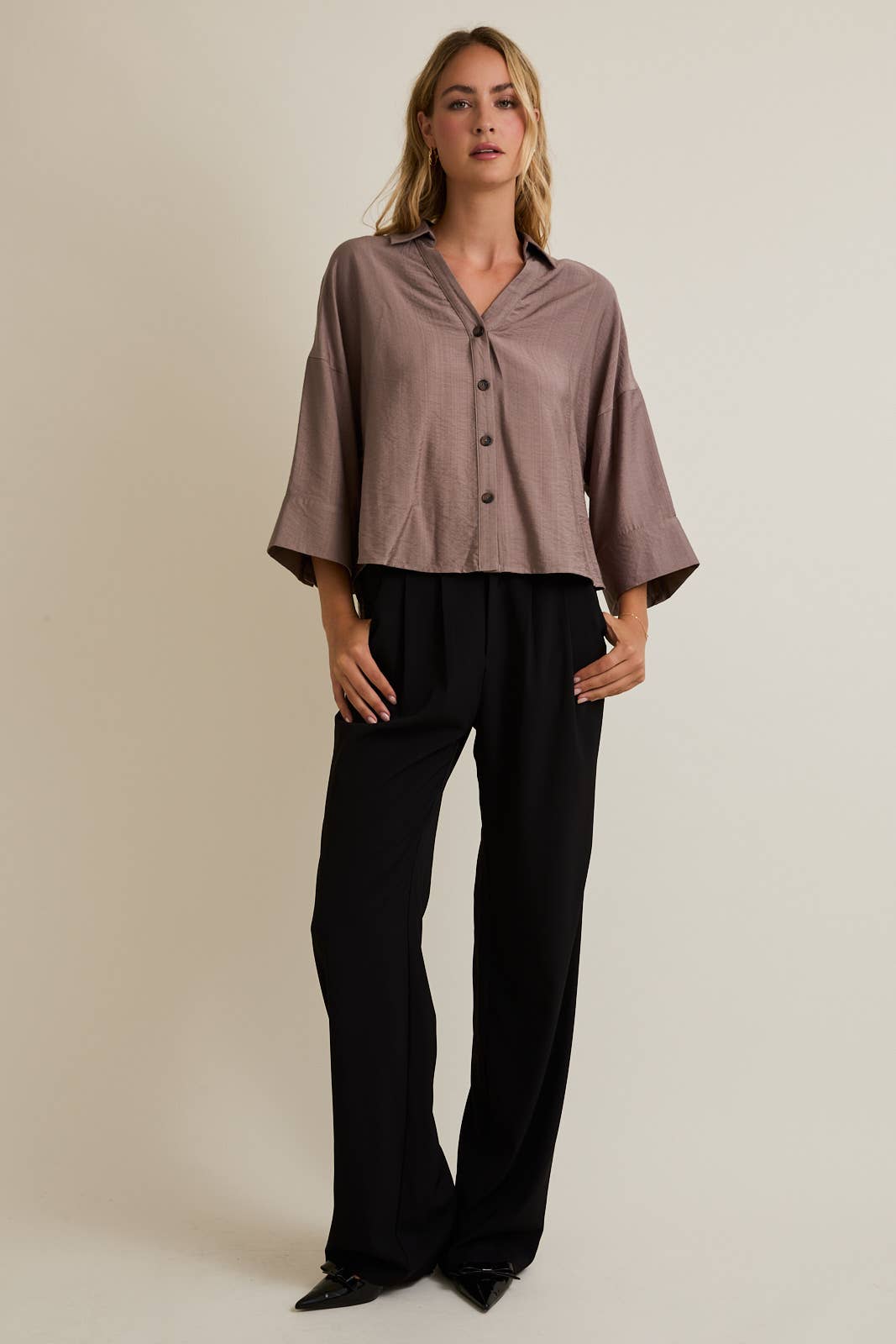 WIDE LONG SLEEVE BUTTON DOWN SHIRT