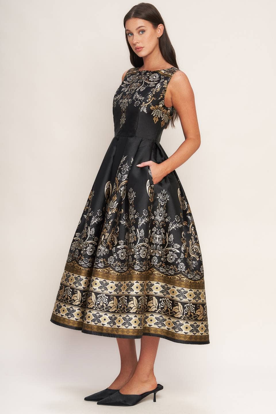 A printed woven midi dress