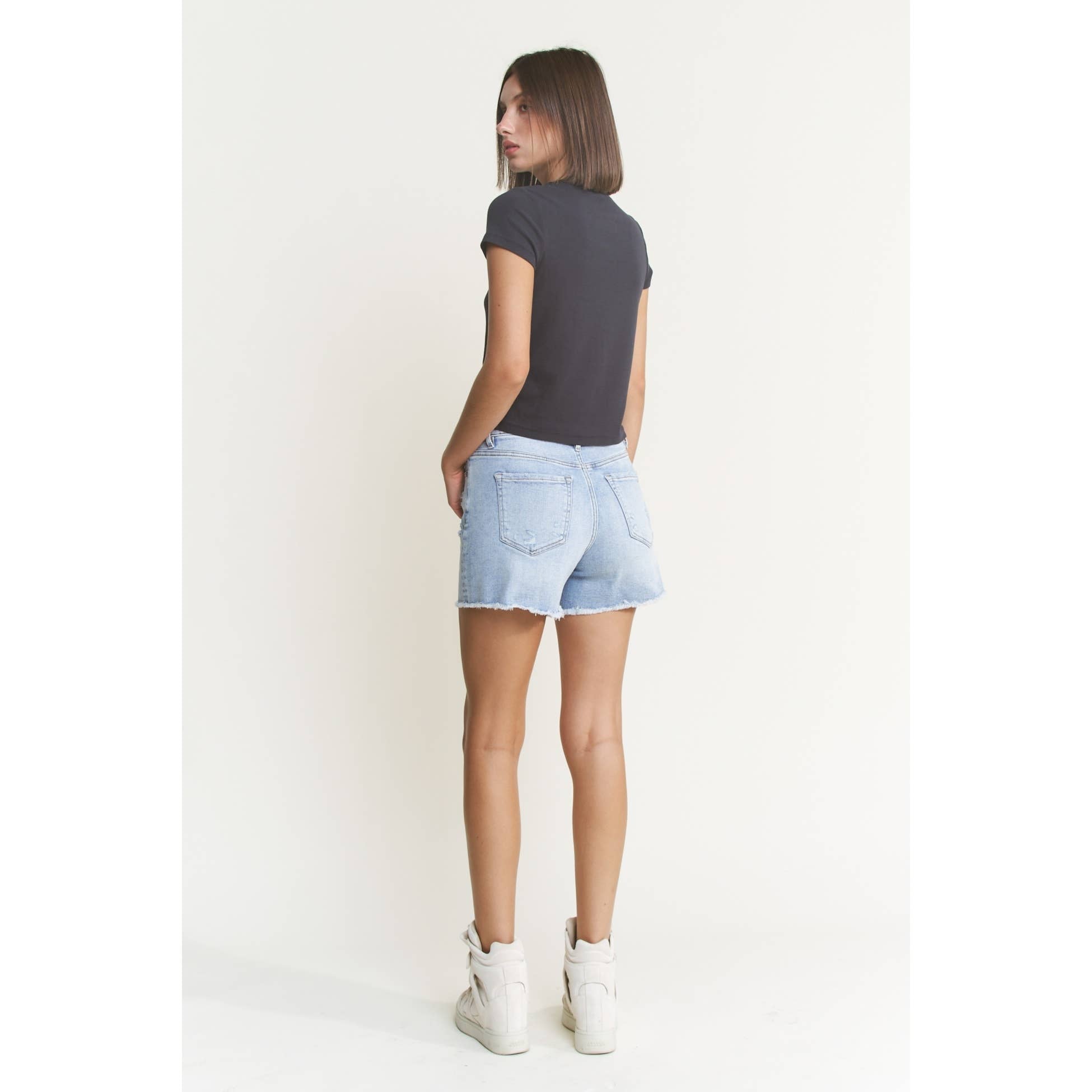 SUPER HIGH SHORTS WITH FRAYED RAW HEM