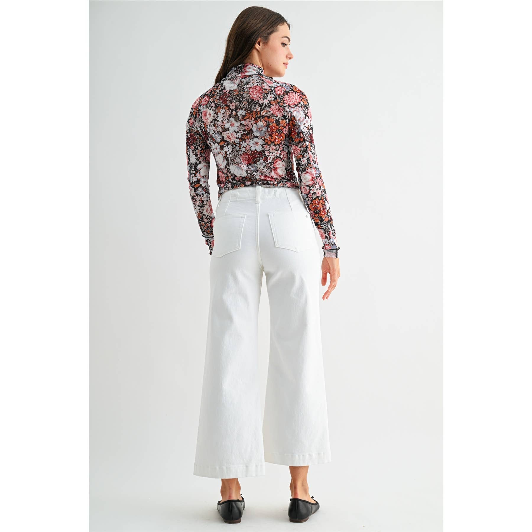 HIGH-RISE WIDE CROP PATCH POCKET
