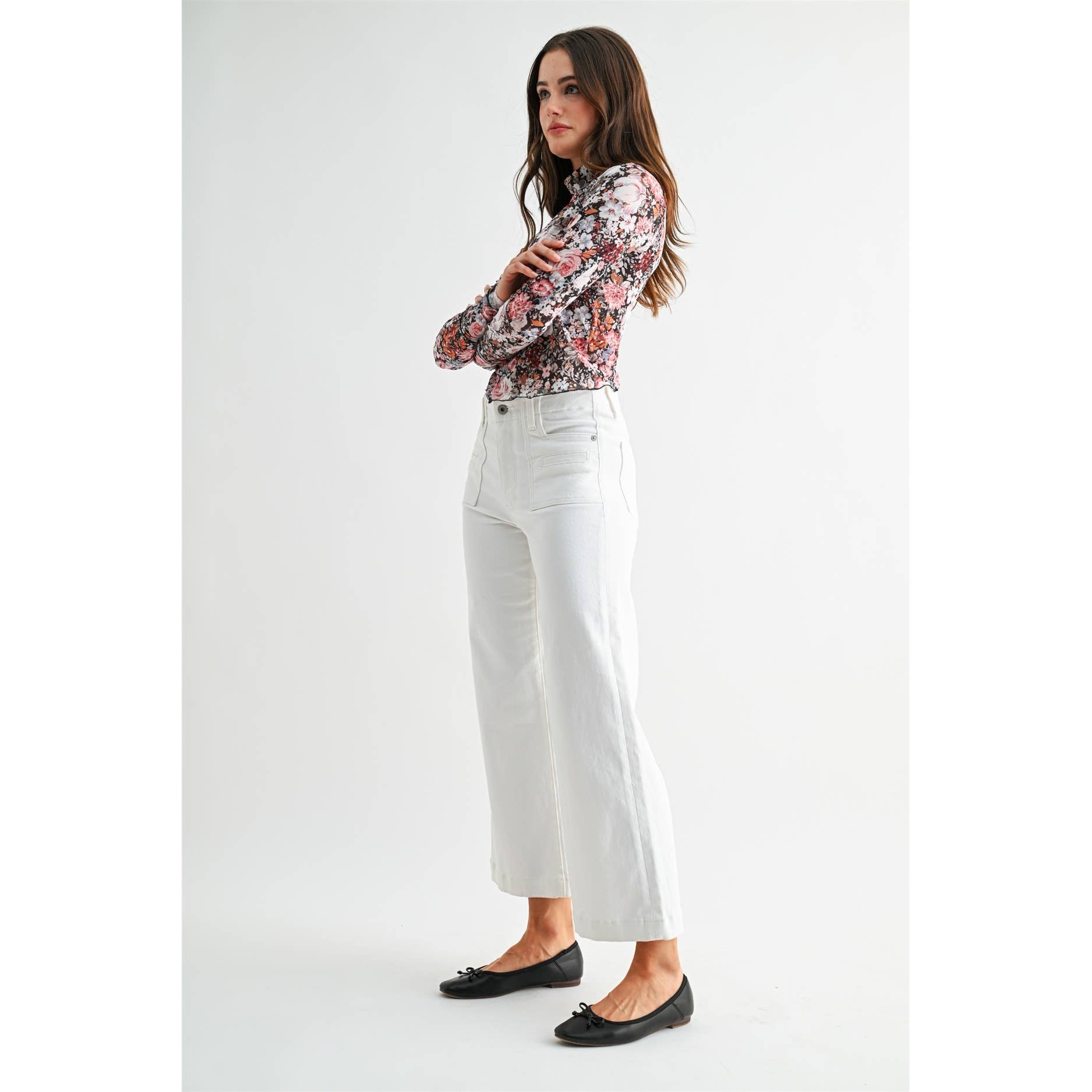 HIGH-RISE WIDE CROP PATCH POCKET