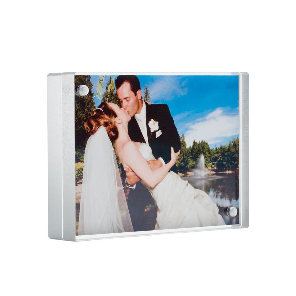 Sparkling Silver Color Edge Magnet Frame - 5 Sizes