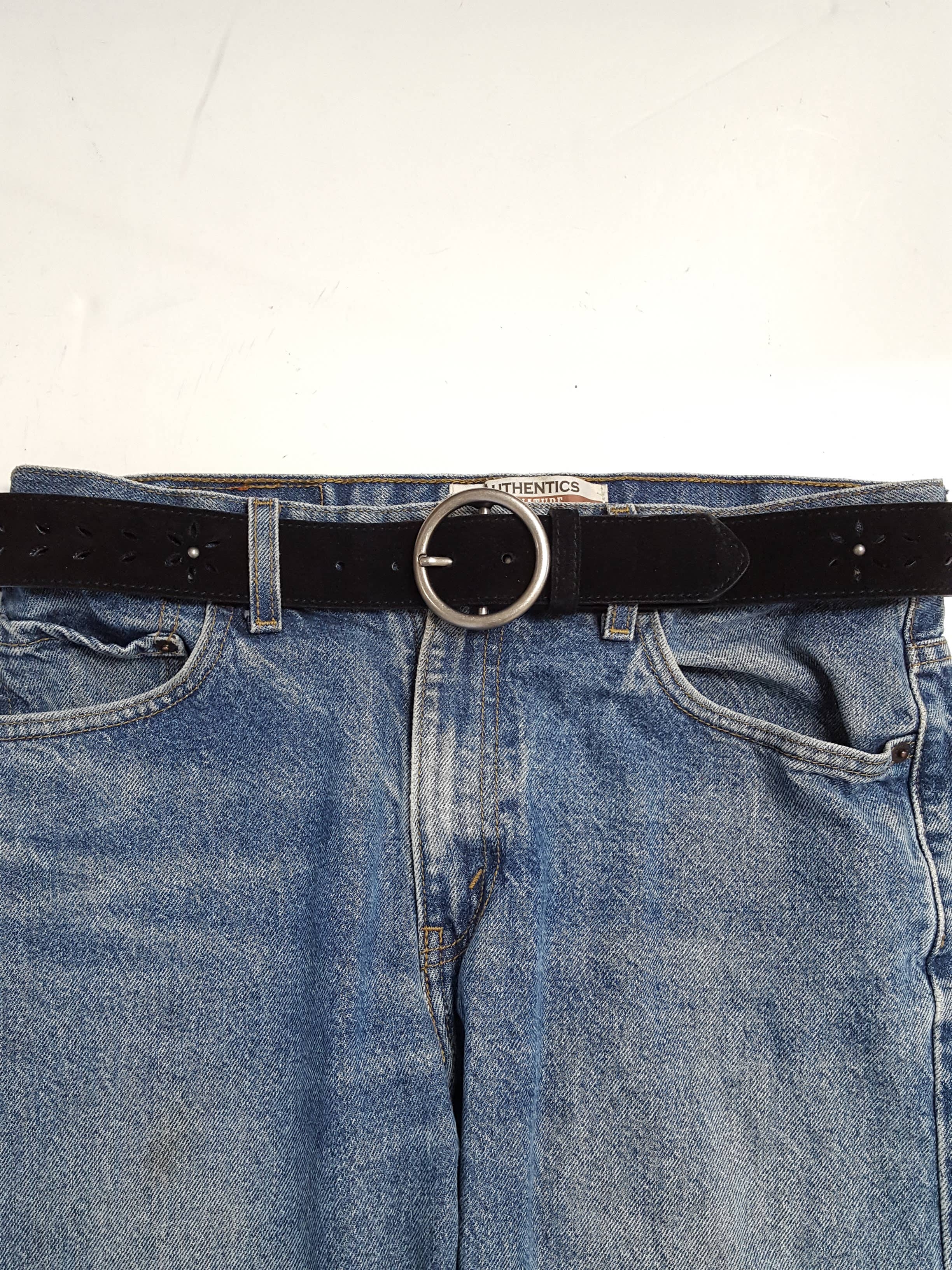Genuine Suede Leather Belt w. Daisy cut-out design