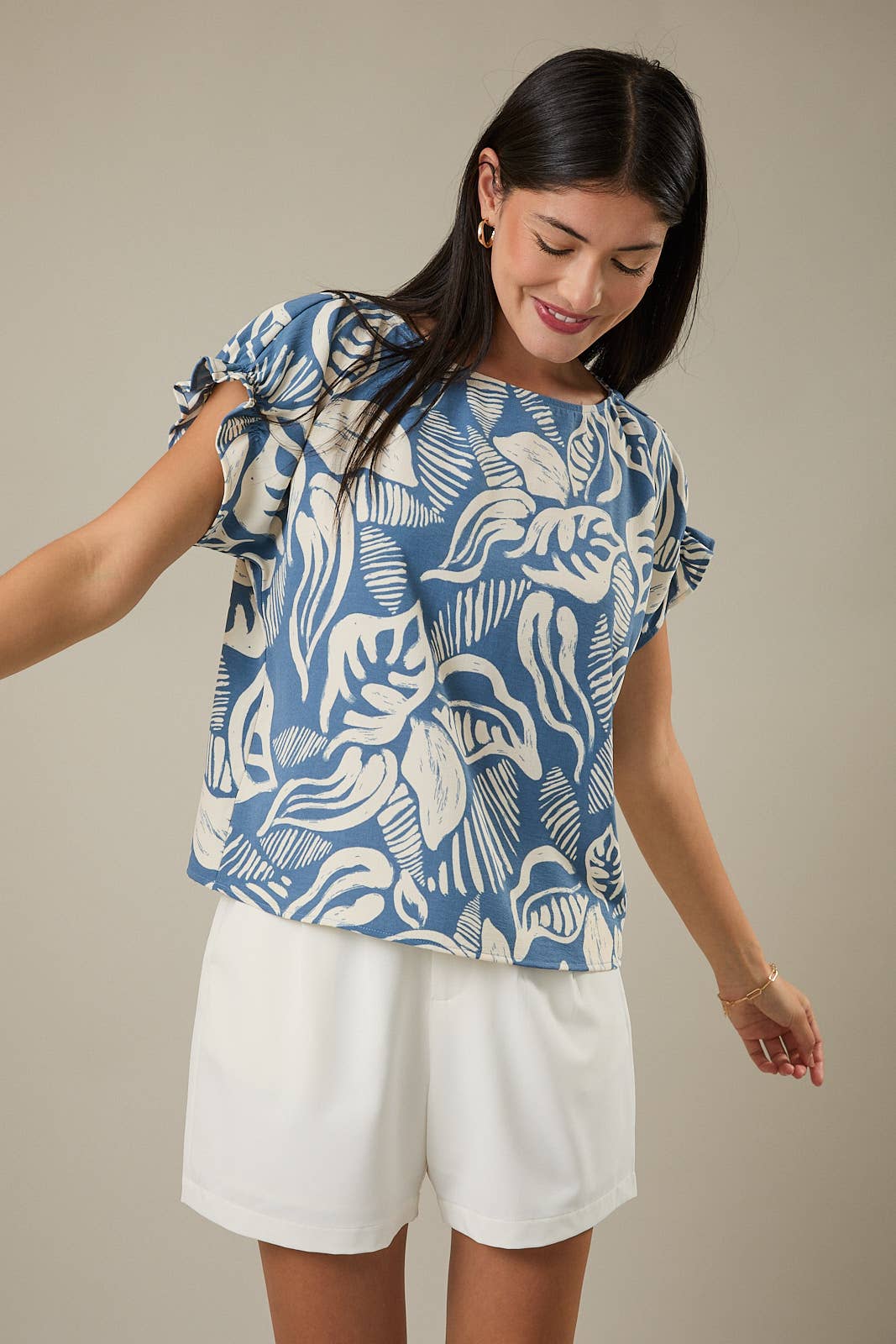 ROUND NECK RUFFLE PUFF SHORT SLEEVE LEAF PRINT TOP