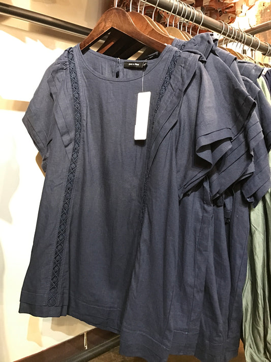 Cut edge detailed ruffle