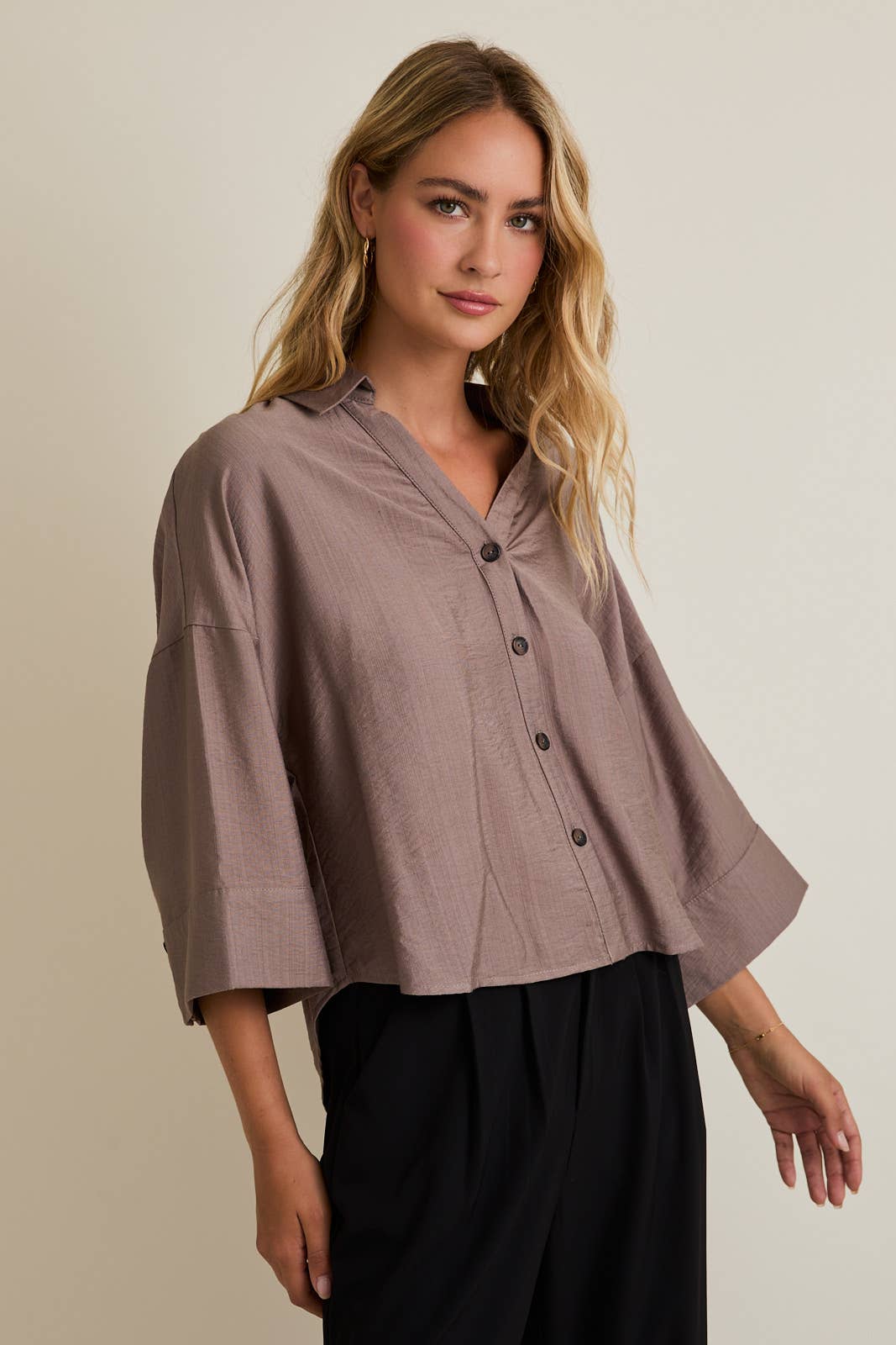 WIDE LONG SLEEVE BUTTON DOWN SHIRT