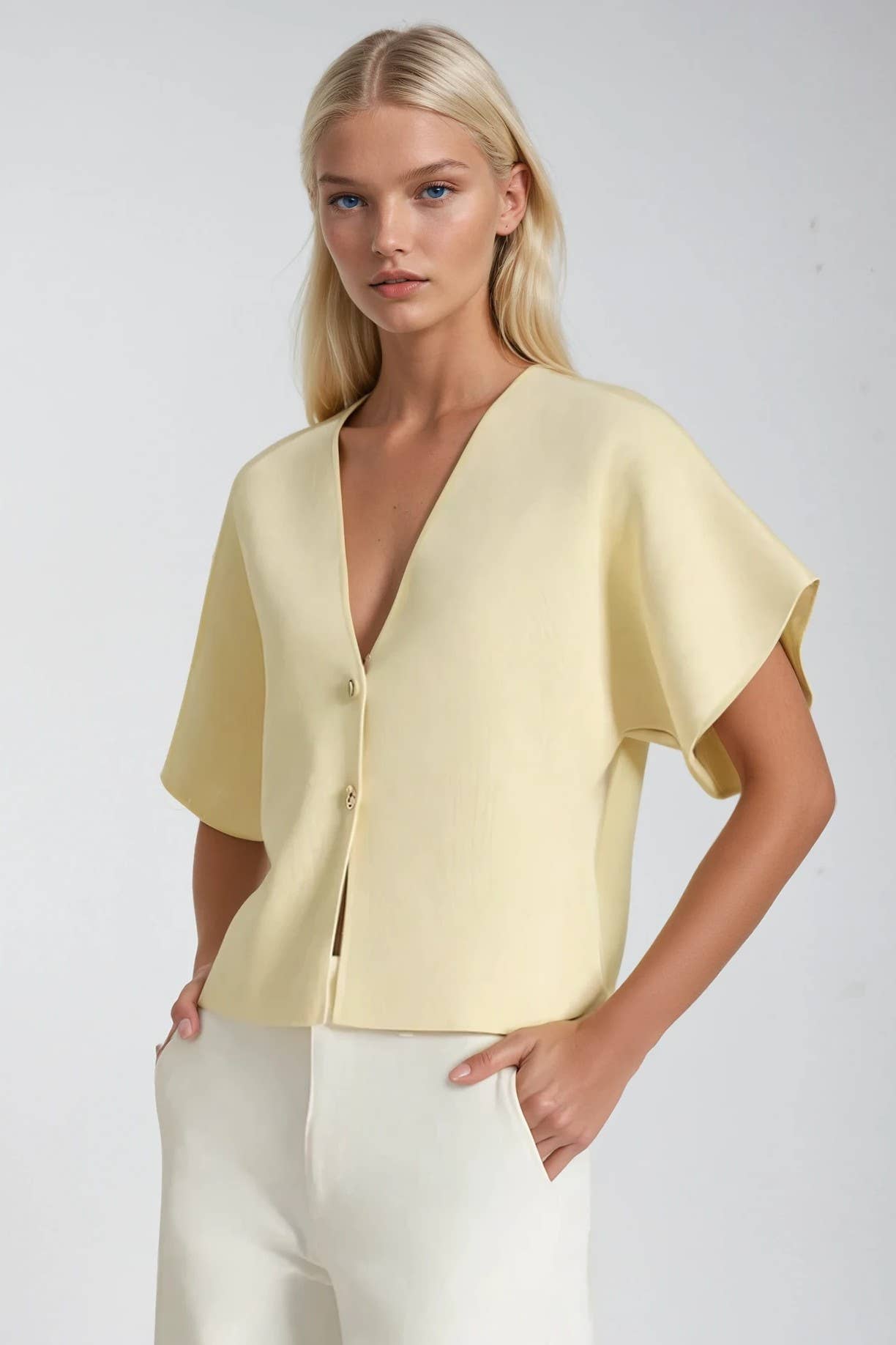 SHORT SLEEVED FINE KNIT CARDI WITH GOLD BUTTONS