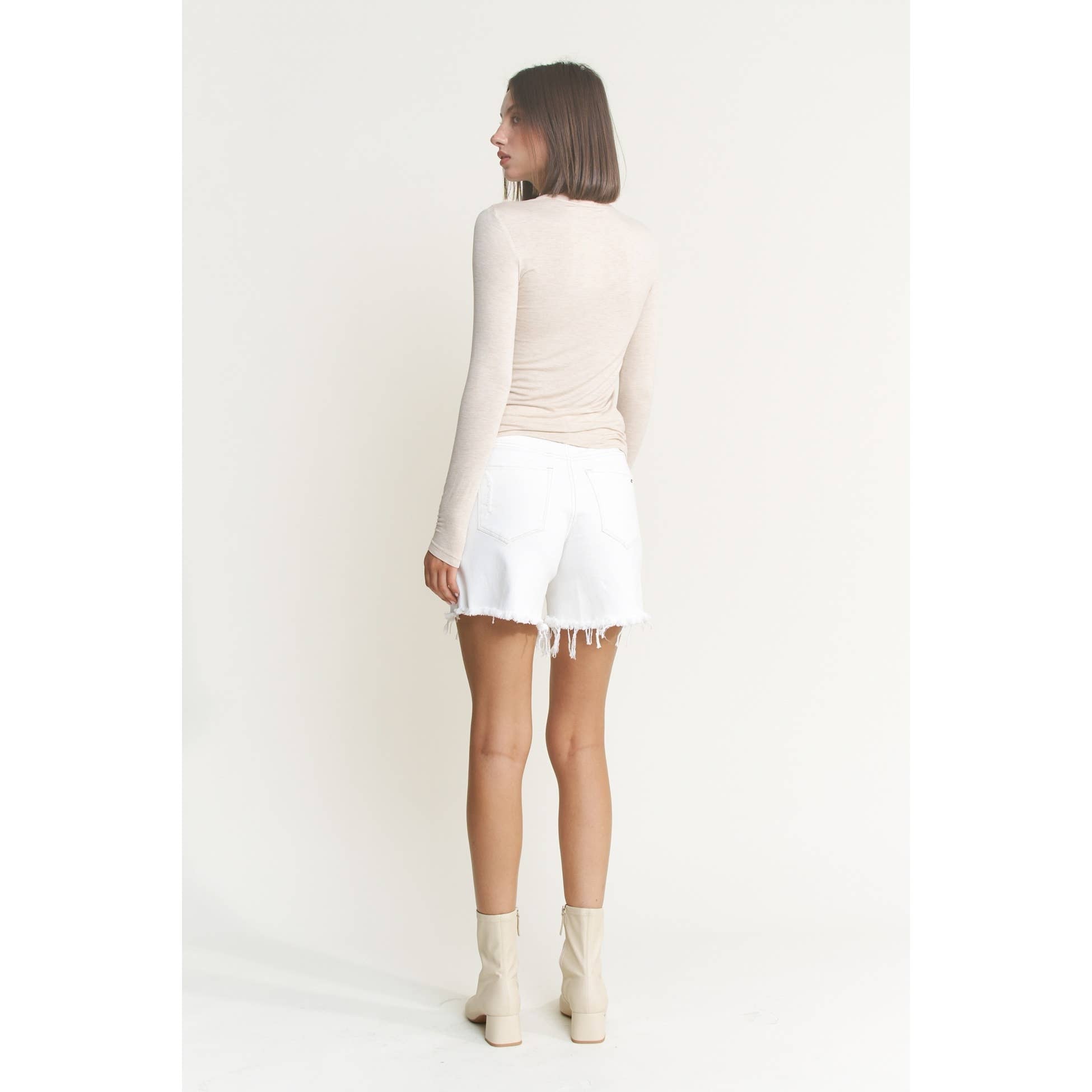HIGH RISE DISTRESSED FRAYED HEM SHORTS