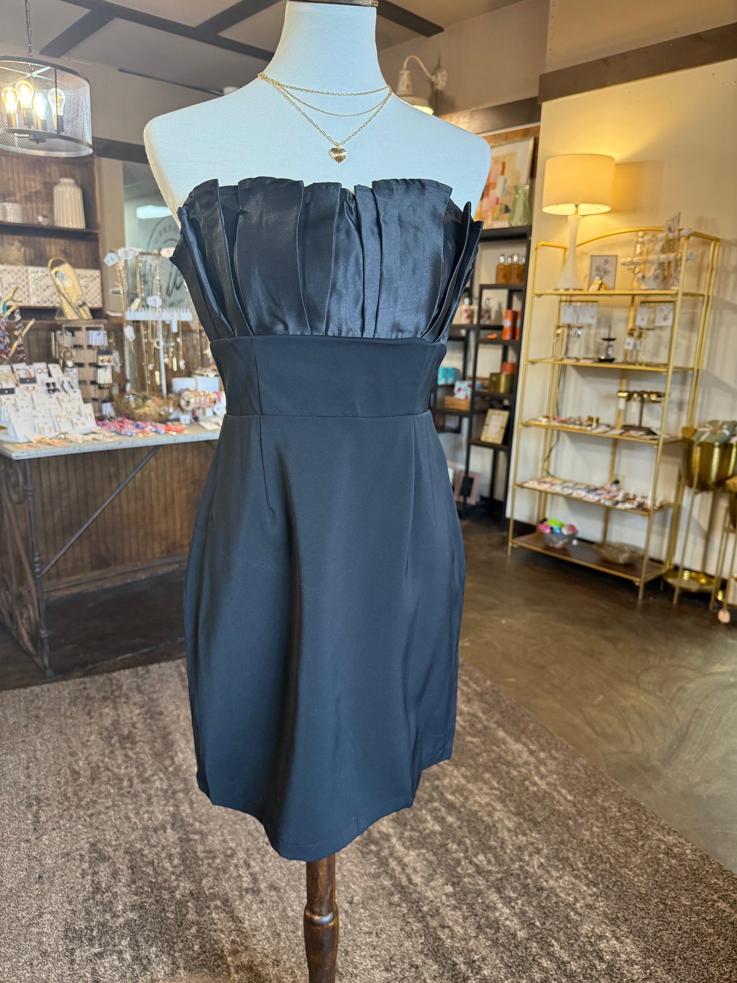 LBD (Little Black Dress)