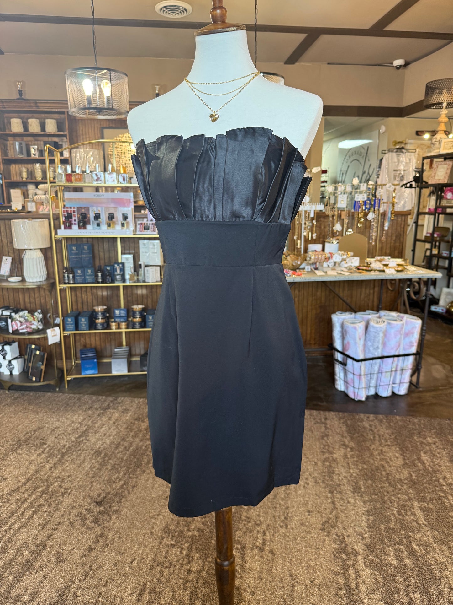 LBD (Little Black Dress)