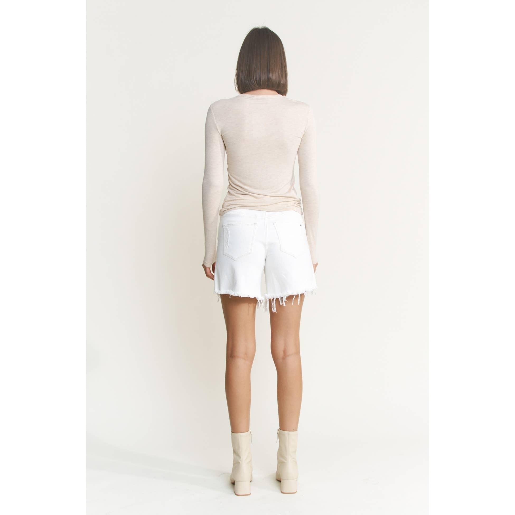 HIGH RISE DISTRESSED FRAYED HEM SHORTS