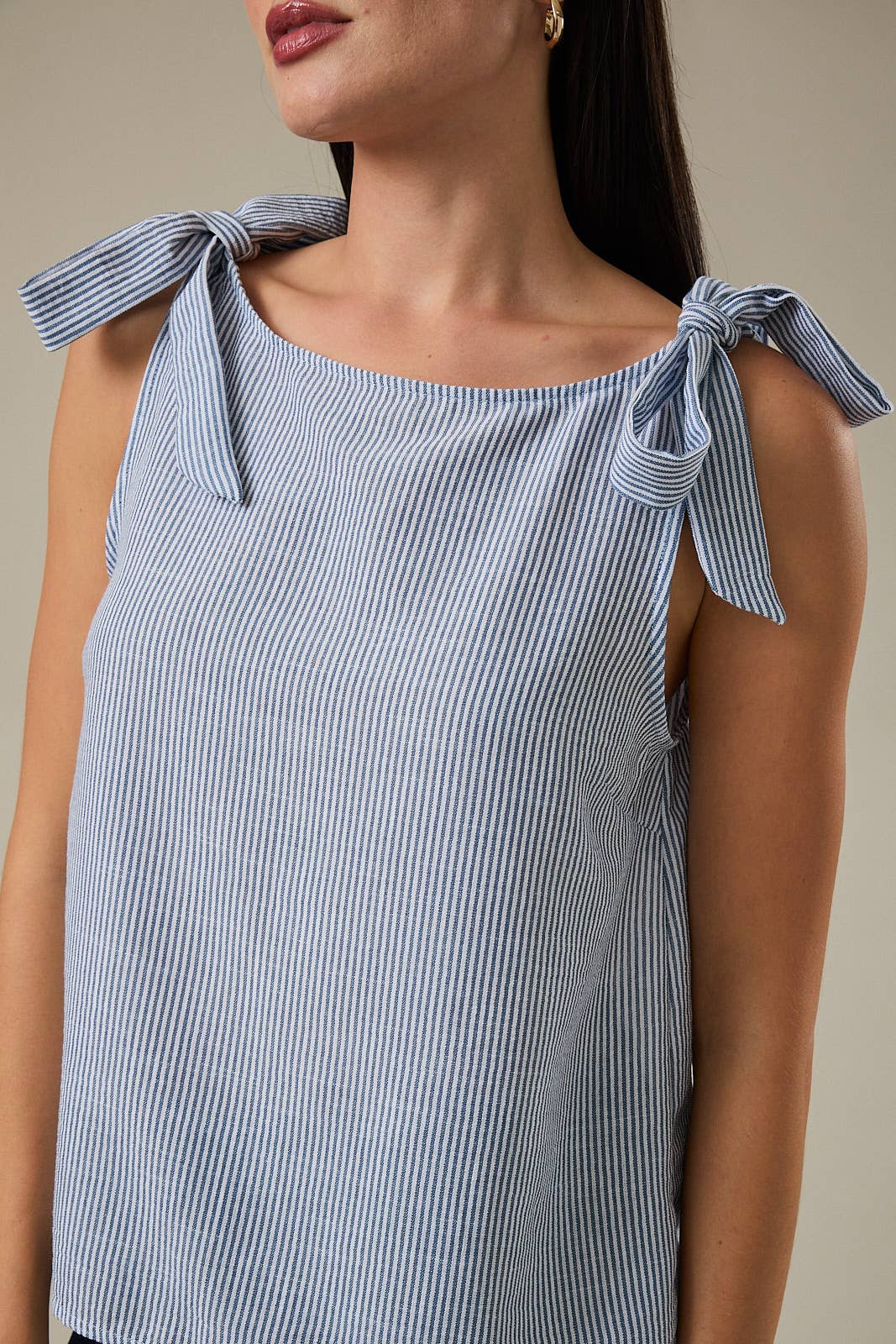 BOAT NECK SLEEVELESS SHOULDER TIE TOP