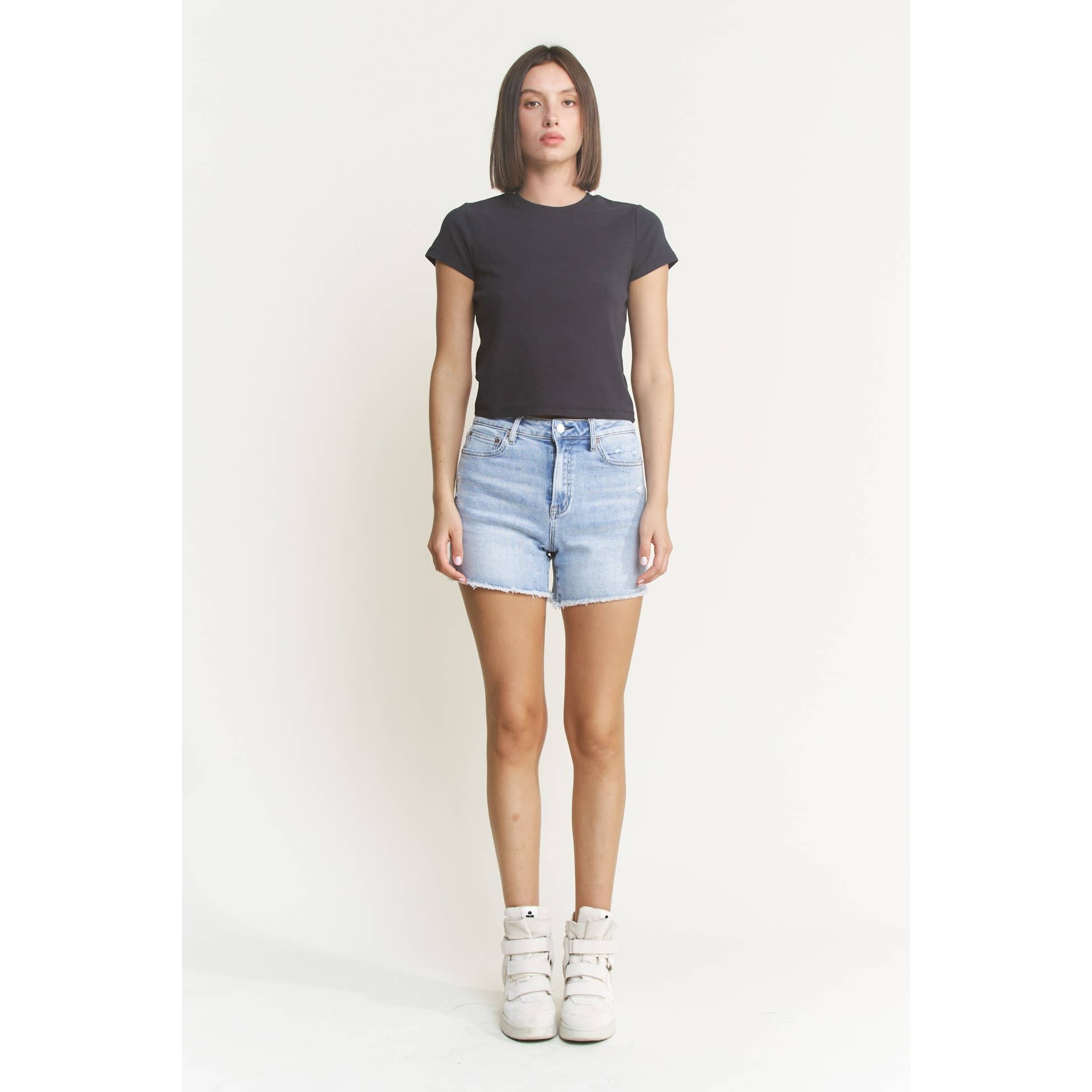 SUPER HIGH SHORTS WITH FRAYED RAW HEM